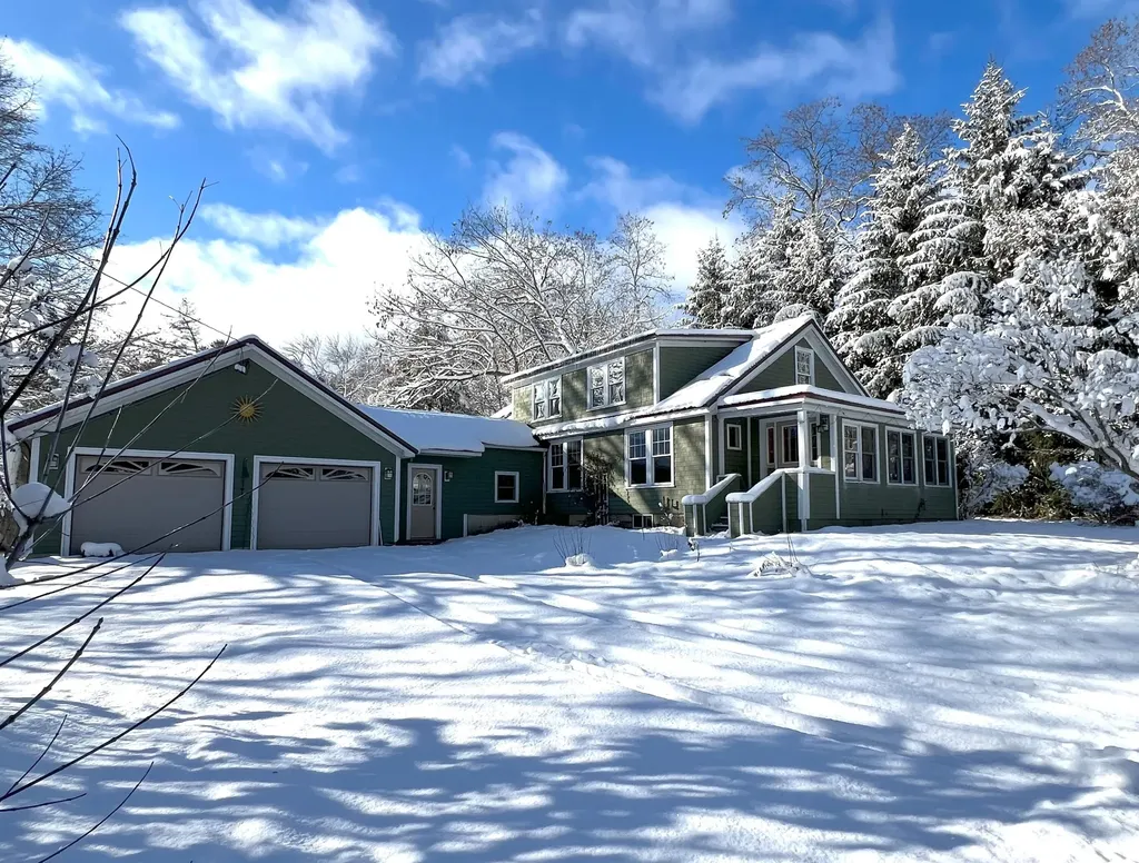 11 Riverview Road Hampden ME 04444