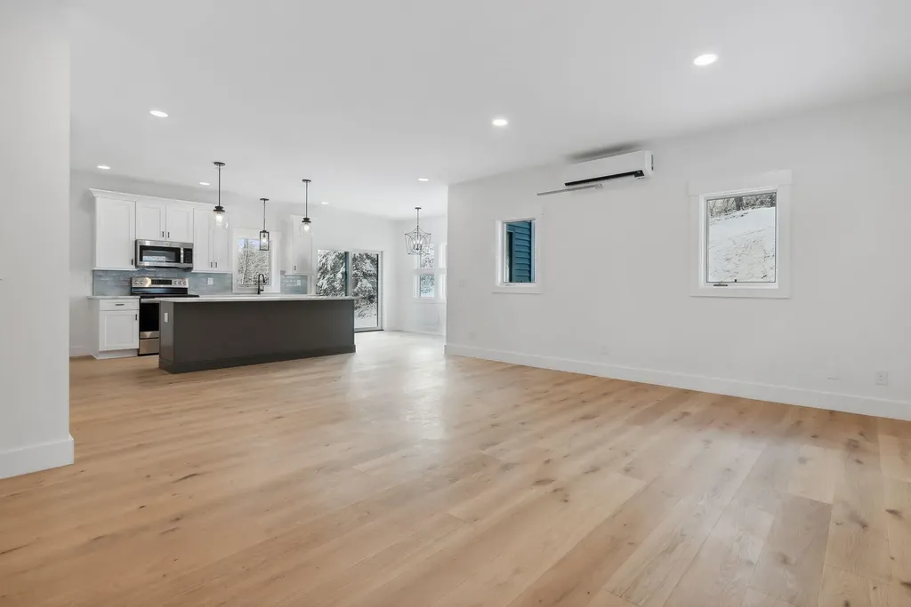 28 Jasper Drive Brunswick ME 04011