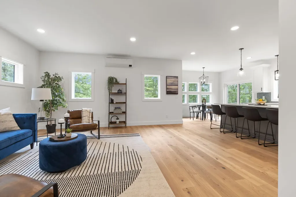 28 Jasper Drive Brunswick ME 04011