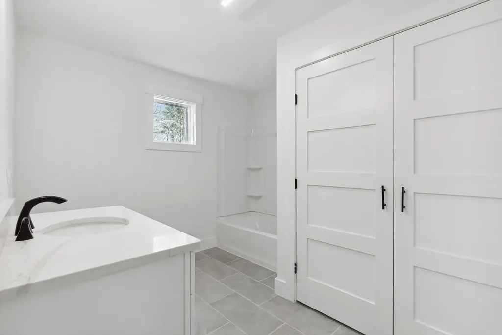 28 Jasper Drive Brunswick ME 04011