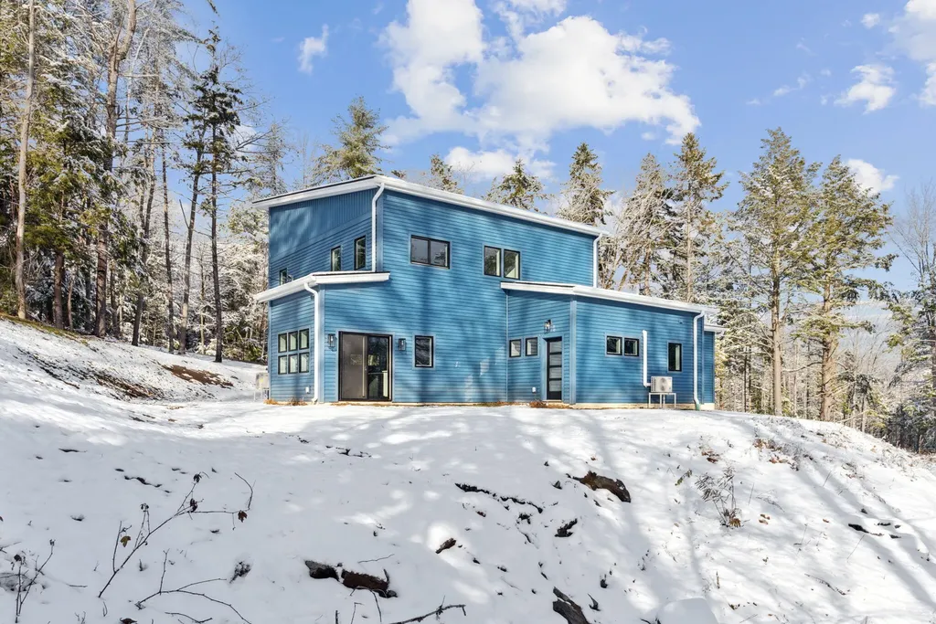 28 Jasper Drive Brunswick ME 04011