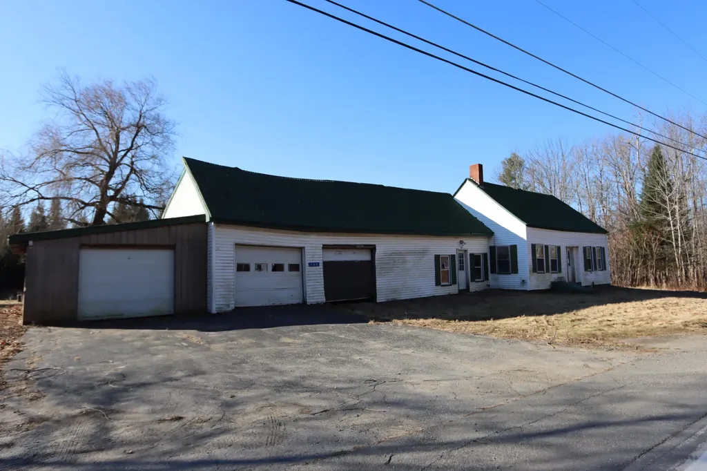 768 Augusta Road Jefferson ME 04348