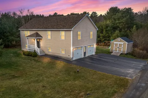 25 Labrador Lane Freeport ME 04032