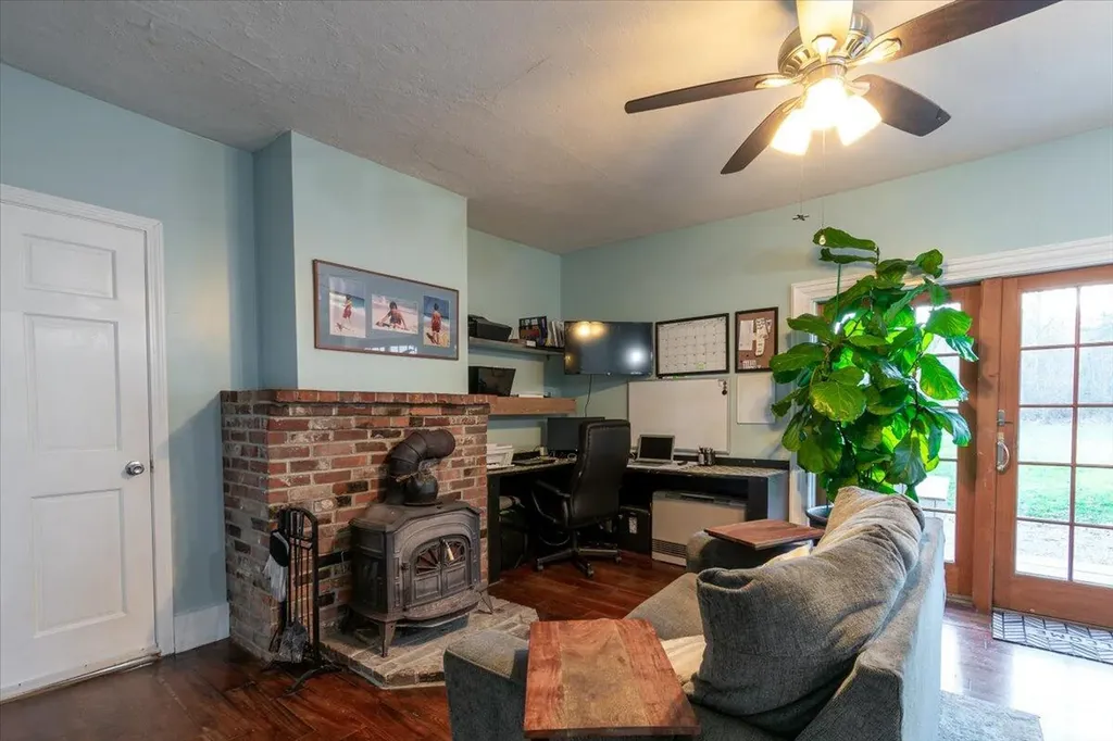 303 Commercial Street Rockport ME 04856