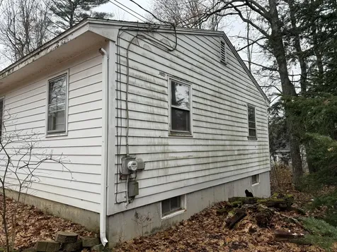 52 Mallett Drive Topsham ME 04086