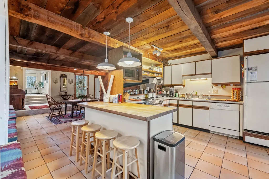 144 Beachwood Avenue Kennebunkport ME 04046