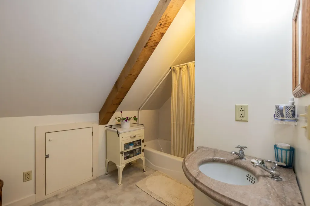 144 Beachwood Avenue Kennebunkport ME 04046