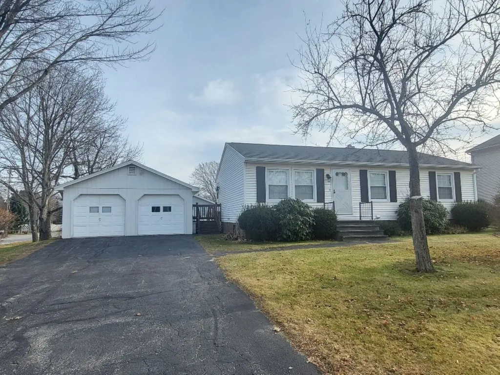 2 Lorraine Avenue Lewiston ME 04240