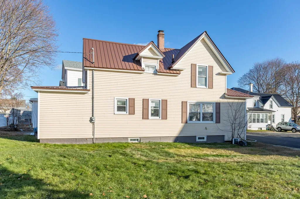 8 Union Street Old Town ME 04468