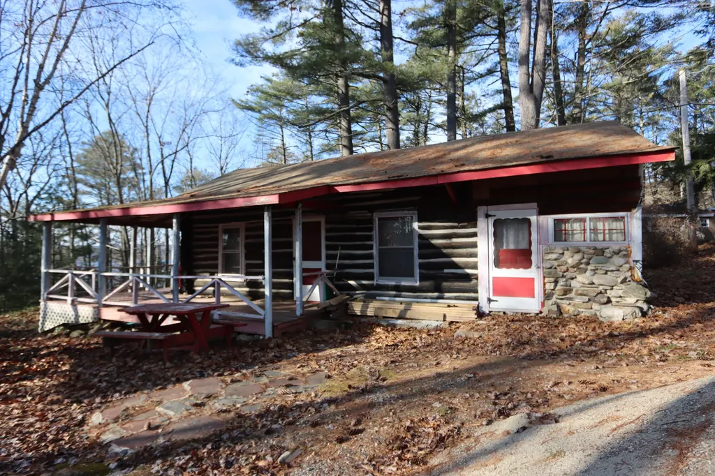 52 Yankee Way Auburn ME 04210