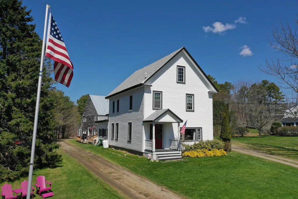 225 W Main Street Searsport ME 04974