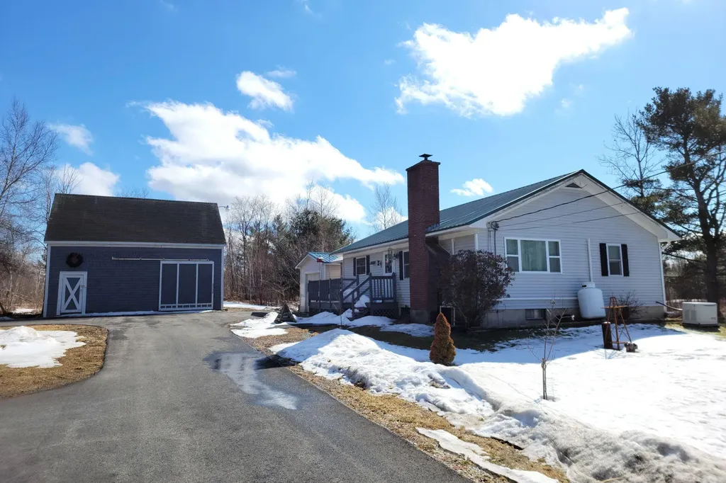 212 River Road Detroit ME 04929