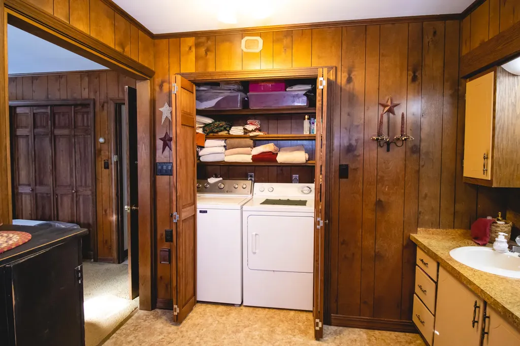 15-17 Sunset Lane Lincoln ME 04457