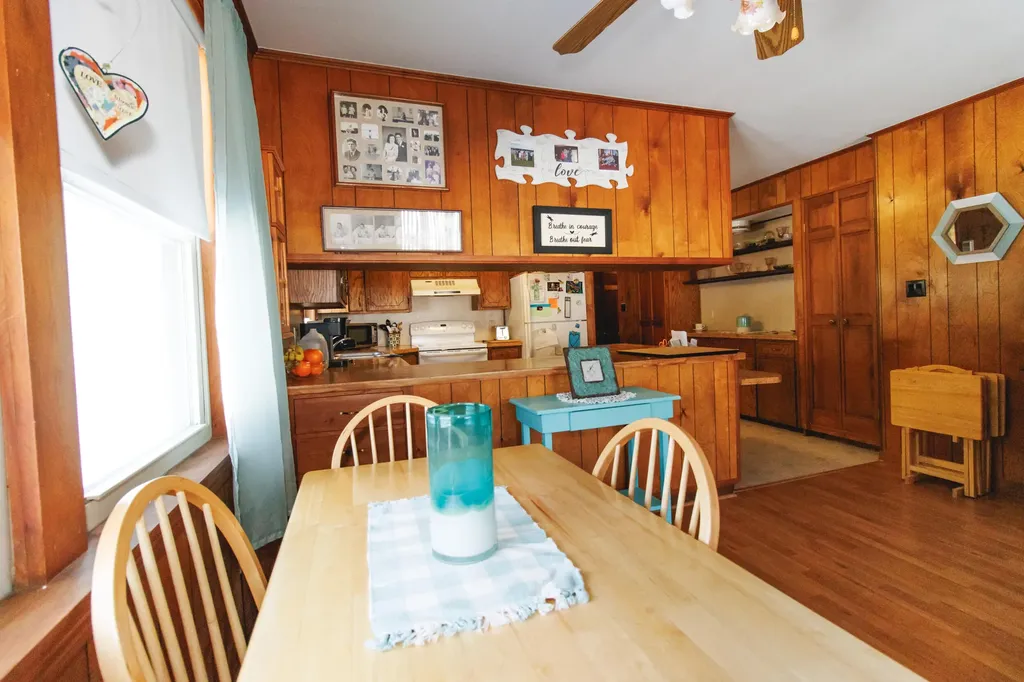 15-17 Sunset Lane Lincoln ME 04457