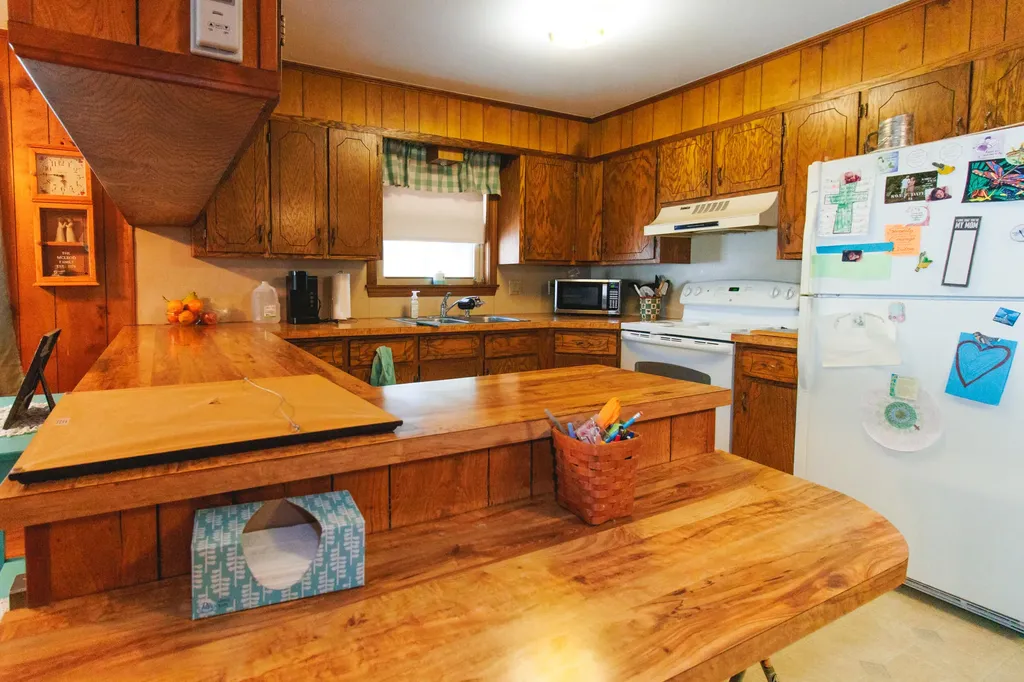 15-17 Sunset Lane Lincoln ME 04457