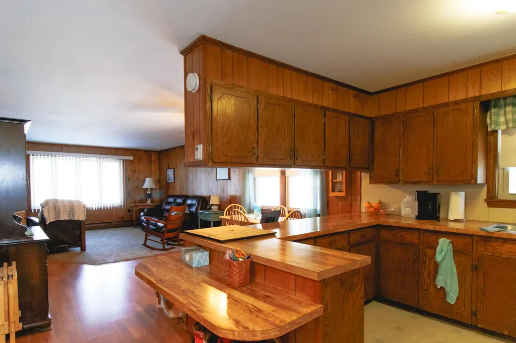 15-17 Sunset Lane Lincoln ME 04457