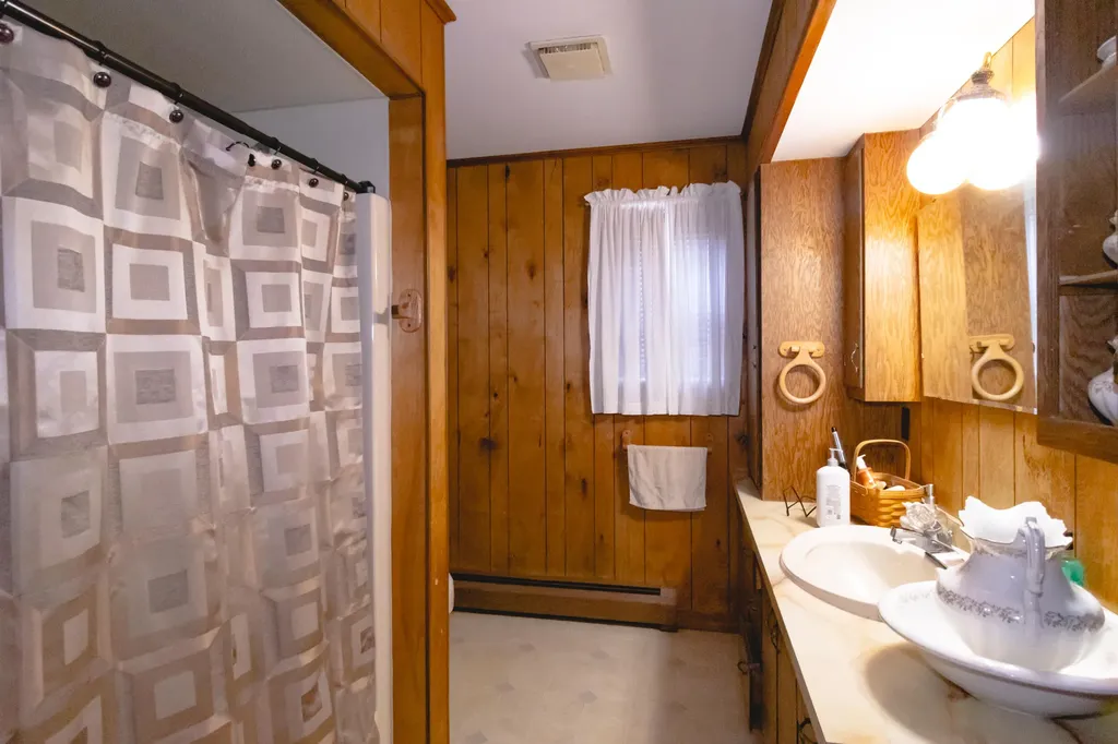 15-17 Sunset Lane Lincoln ME 04457