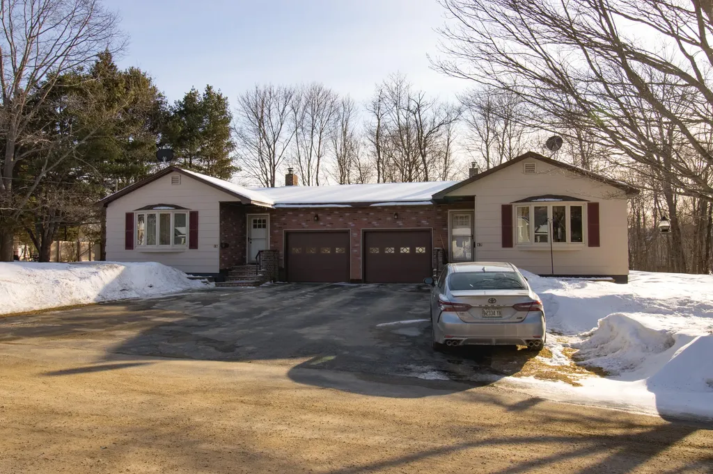 15-17 Sunset Lane Lincoln ME 04457