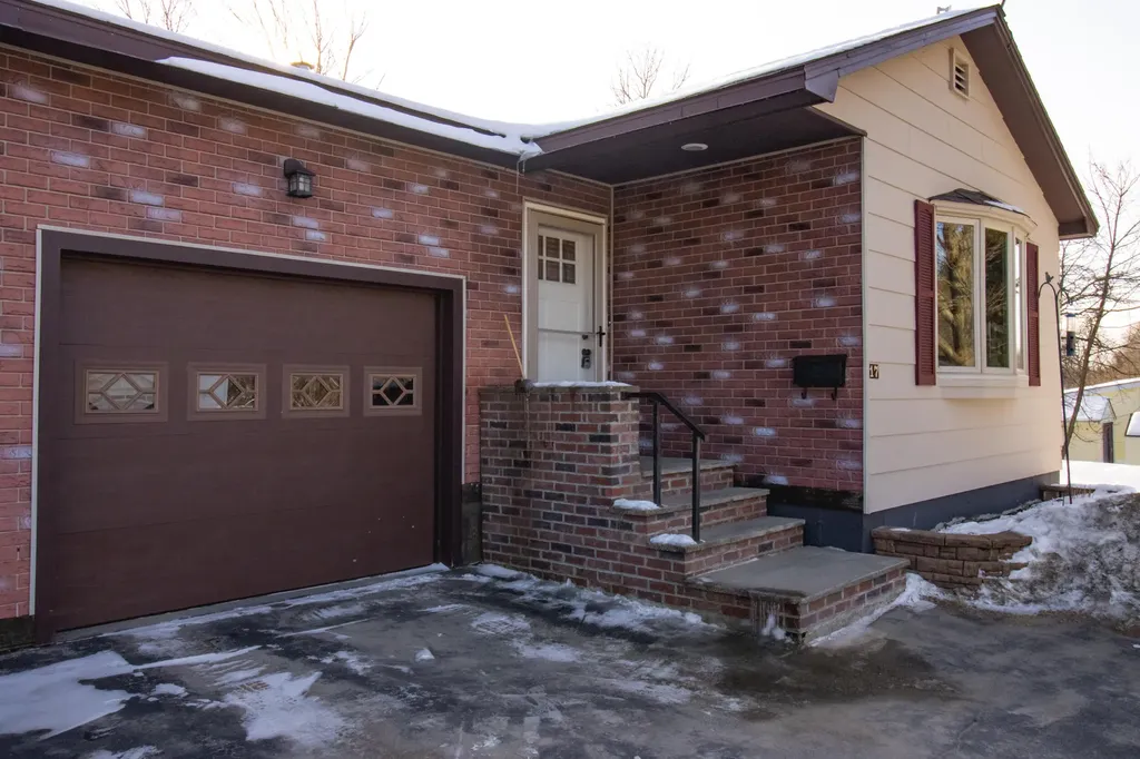 15-17 Sunset Lane Lincoln ME 04457