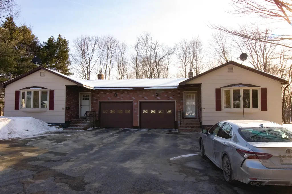 15-17 Sunset Lane Lincoln ME 04457