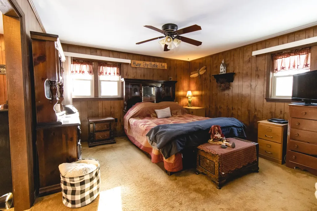 15-17 Sunset Lane Lincoln ME 04457