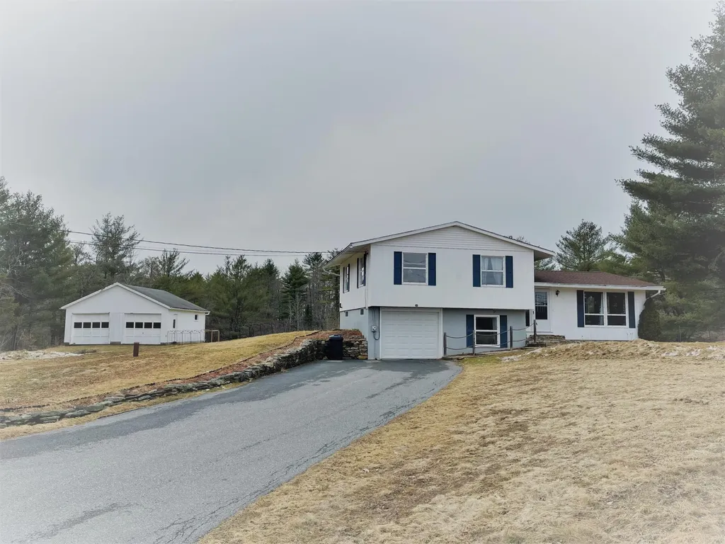 922 Eastern Avenue Augusta ME 04330