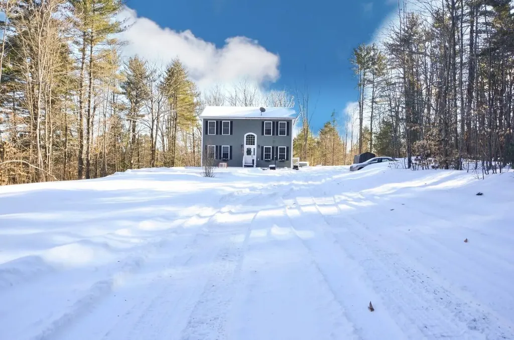 40 W Hill Drive Belgrade ME 04917