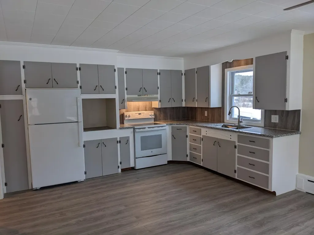 6 Hampshire Street Hiram ME 04041