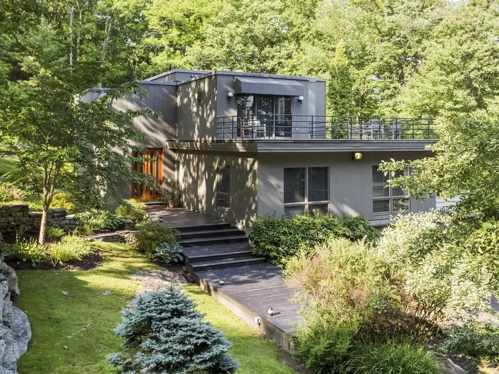 124 Foreside Road Cumberland ME 04110