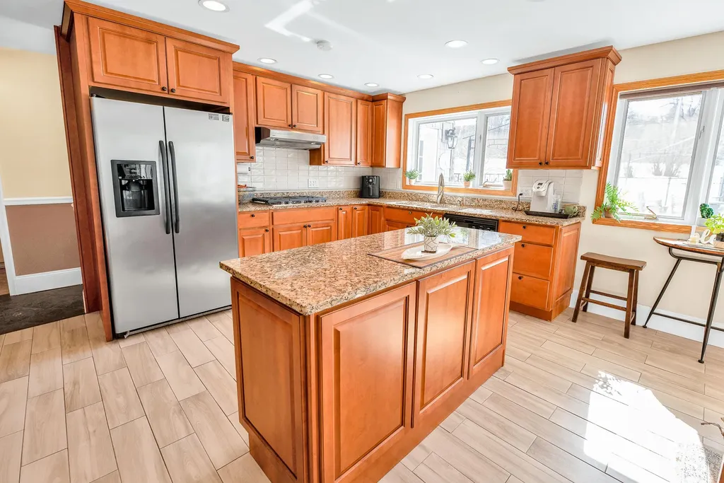 121 Hurst Lane Farmington ME 04938