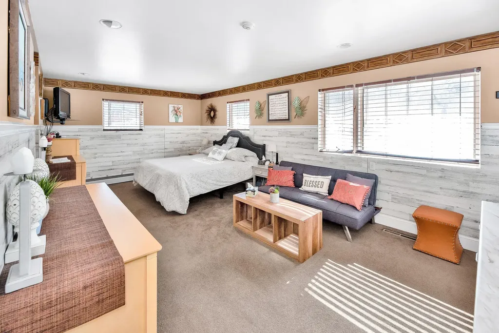 121 Hurst Lane Farmington ME 04938
