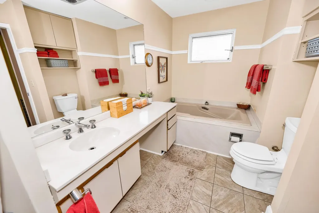 121 Hurst Lane Farmington ME 04938