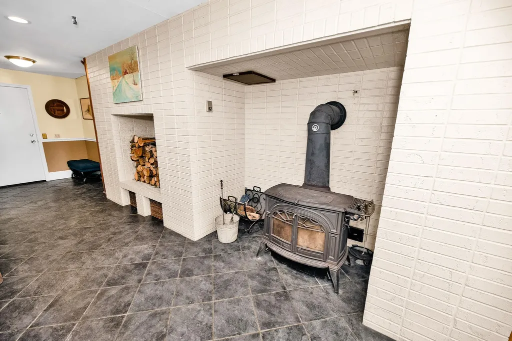 121 Hurst Lane Farmington ME 04938