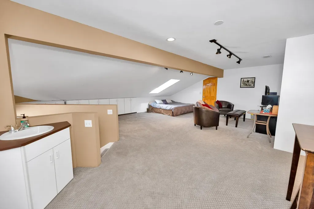 121 Hurst Lane Farmington ME 04938