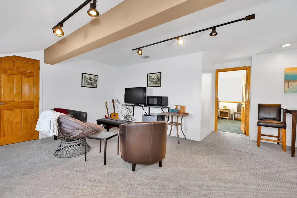 121 Hurst Lane Farmington ME 04938