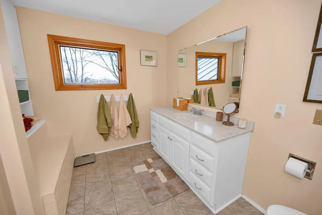 121 Hurst Lane Farmington ME 04938