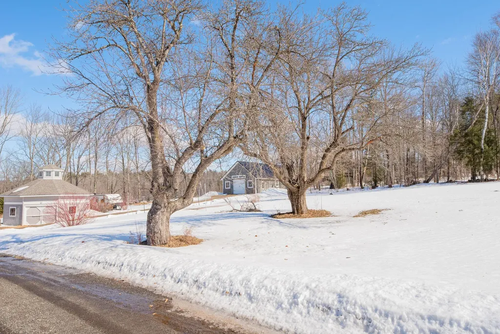 121 Hurst Lane Farmington ME 04938