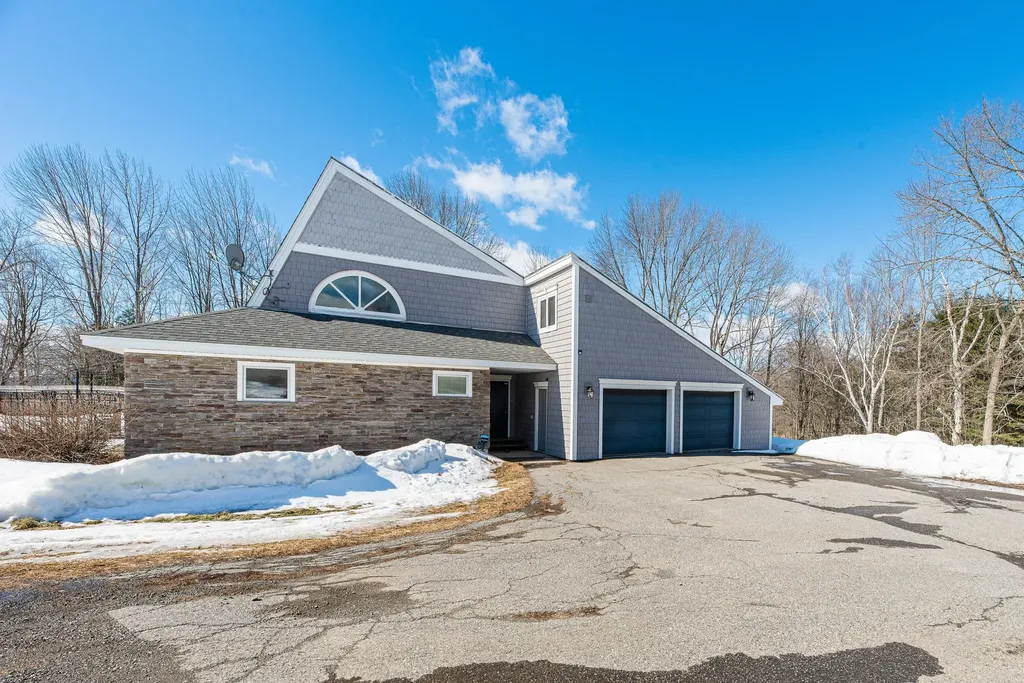 121 Hurst Lane Farmington ME 04938