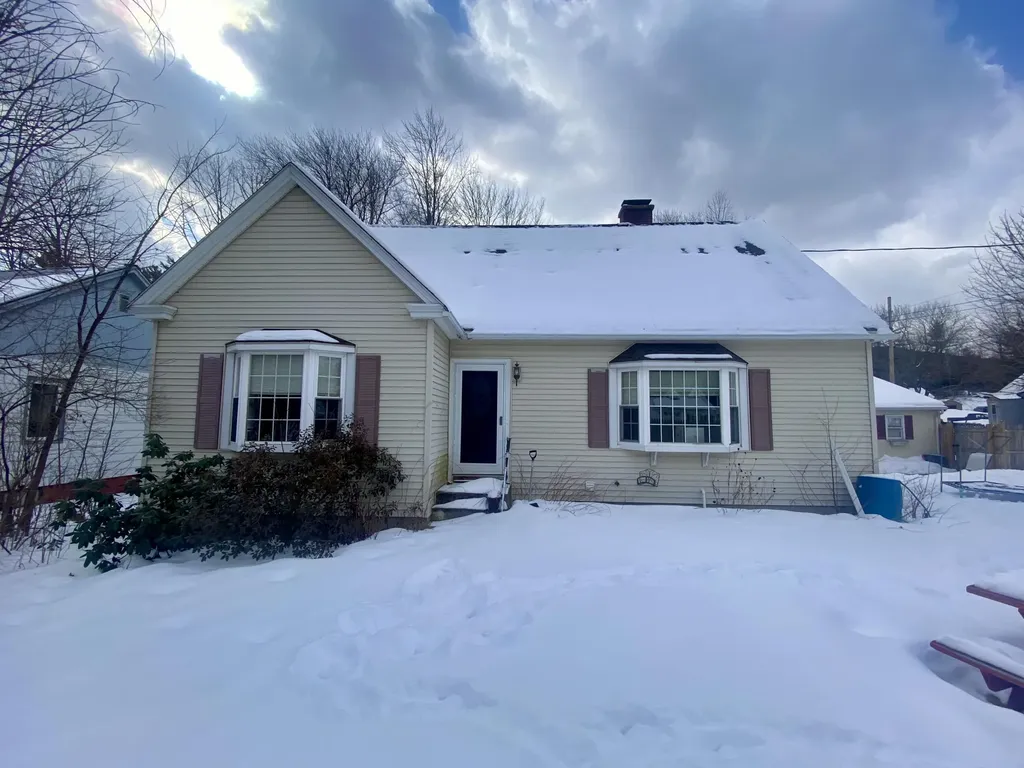 5 Sagadahoc Avenue Rumford ME 04276