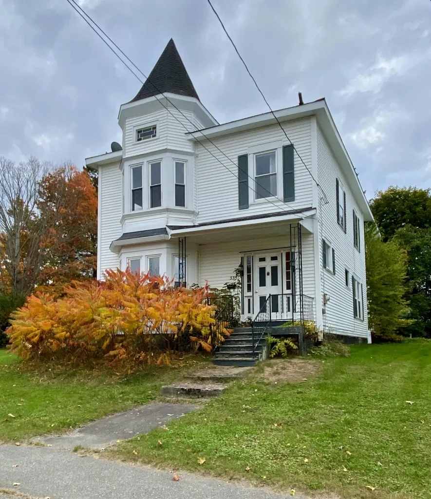 33 Lafayette Street Calais ME 04619
