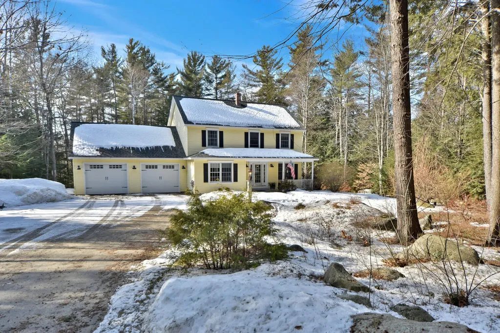 12 Wedgewood Drive Oakland ME 04963