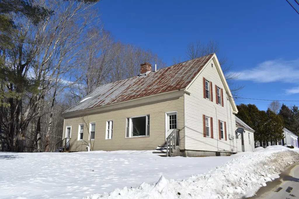 4 Lovejoy Pond Road Wayne ME 04284