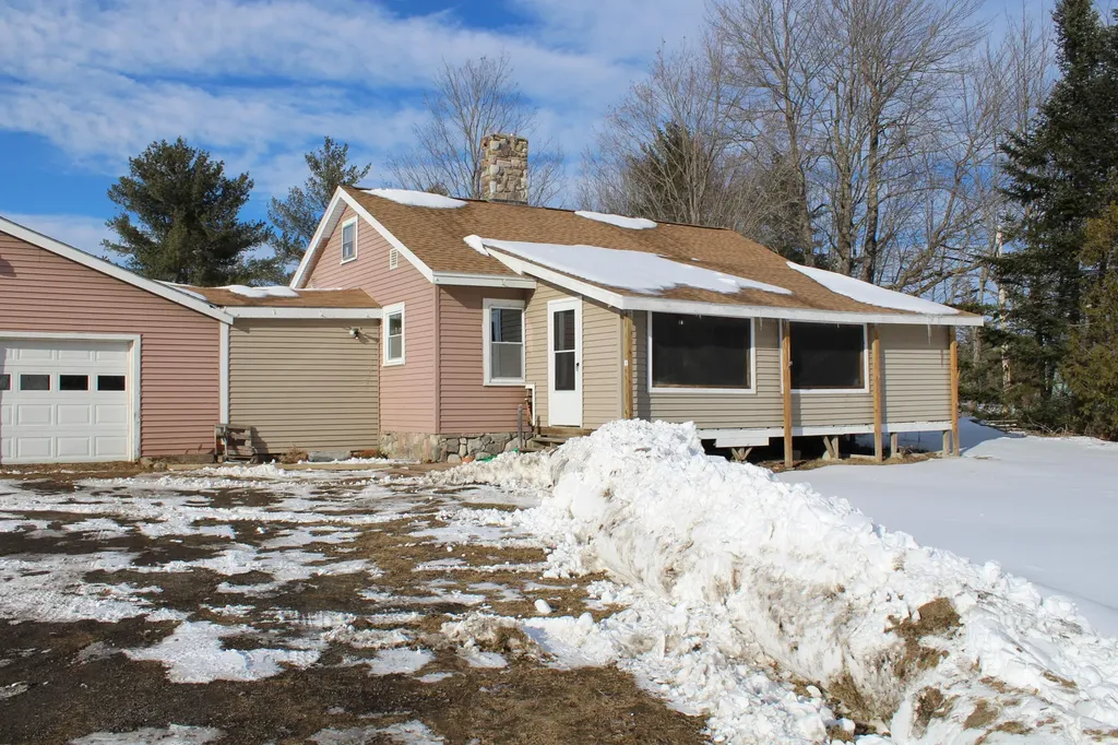 607 High Street West Gardiner ME 04345