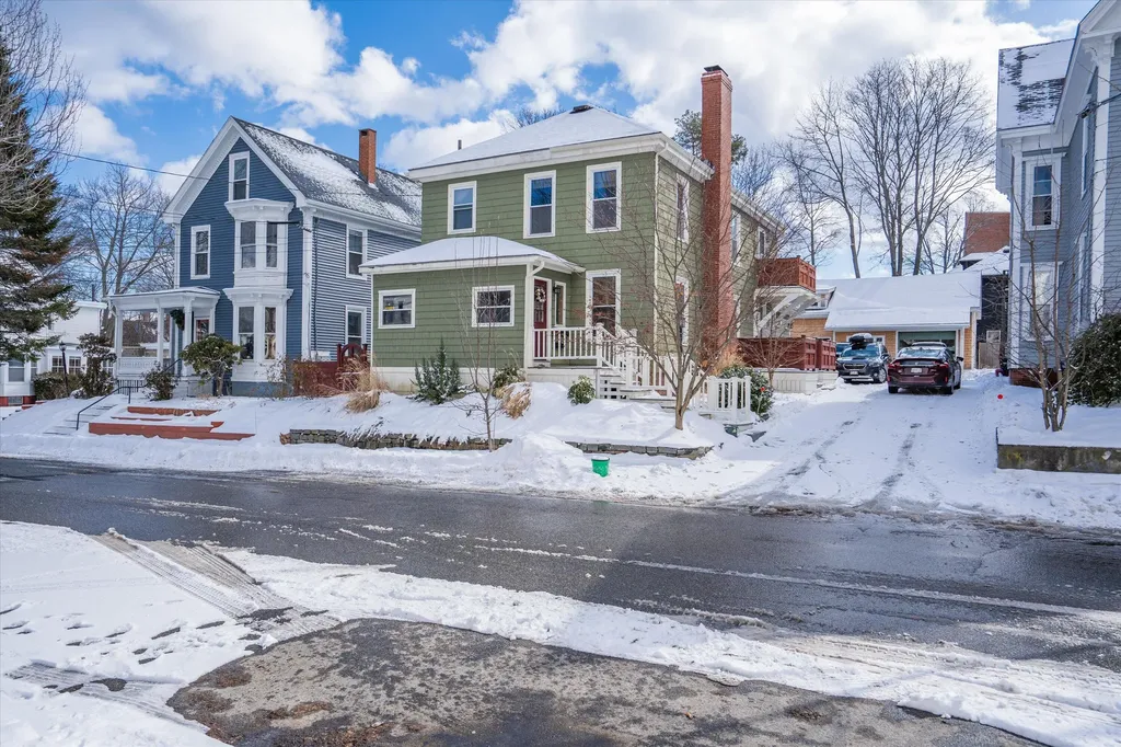 52 Fessenden Street Portland ME 04103