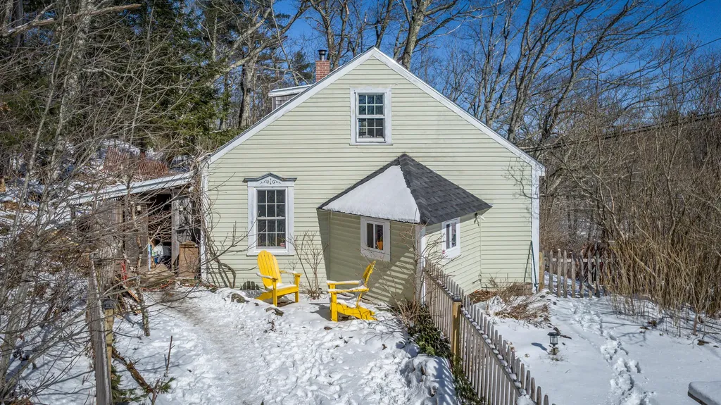 674 Appleton Road Union ME 04862