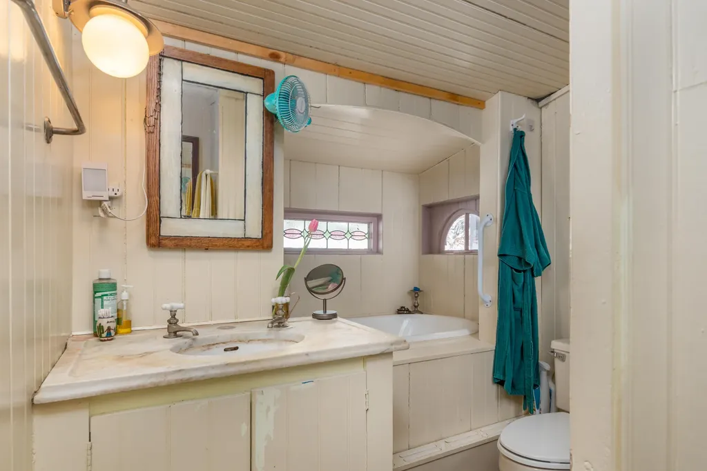 674 Appleton Road Union ME 04862