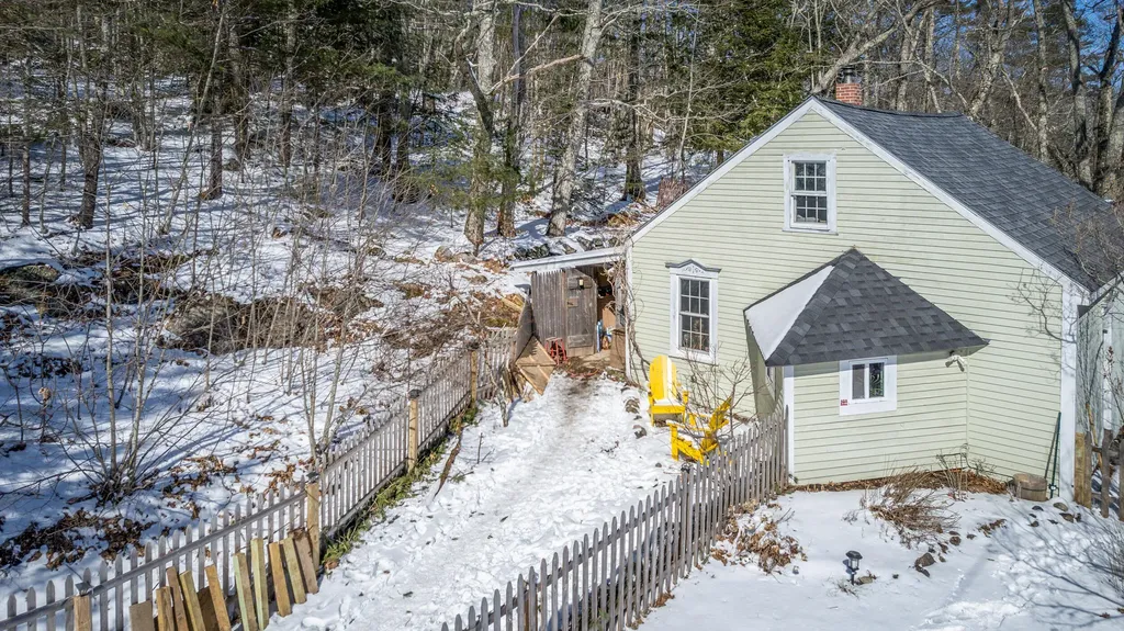 674 Appleton Road Union ME 04862