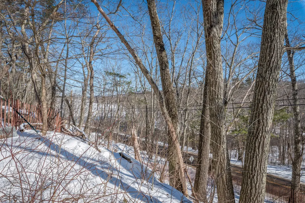 674 Appleton Road Union ME 04862