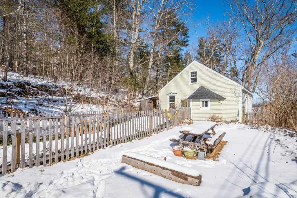 674 Appleton Road Union ME 04862