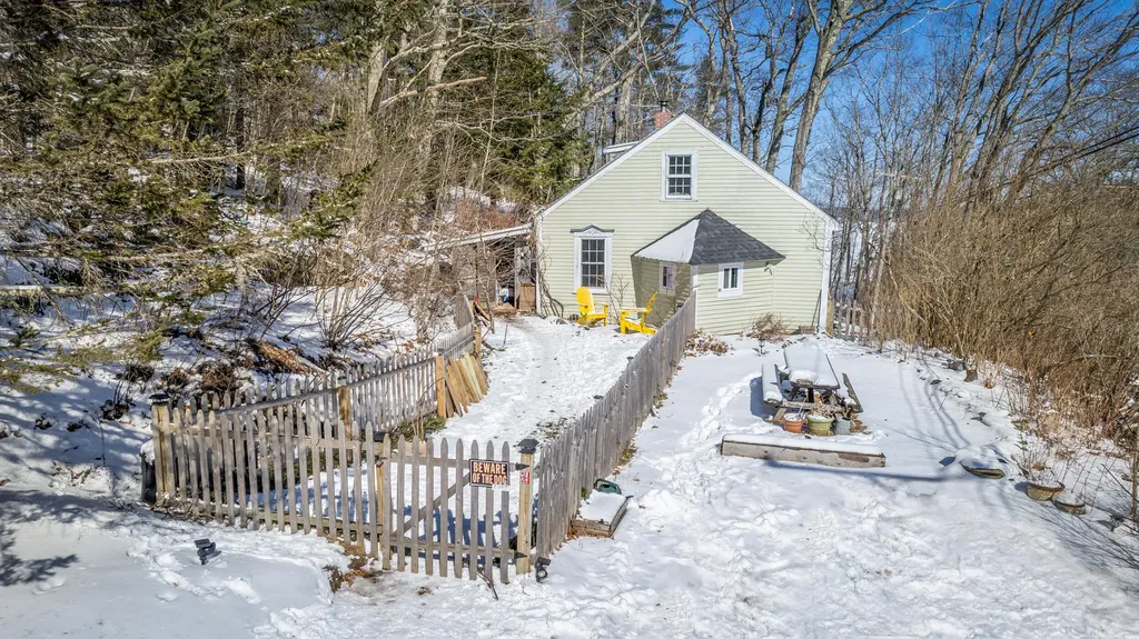 674 Appleton Road Union ME 04862